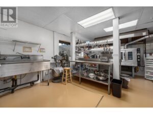 3649 MERRITT-SPENCES BRIDGE Highway, Merritt