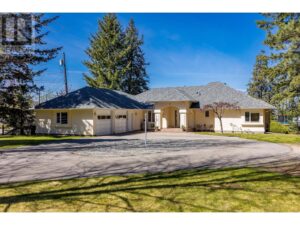 3716 Luxmoore Road, Kelowna