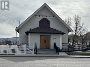 1998 CHAPMAN Street, Merritt