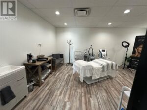 101 1751 Harvey Avenue, Kelowna