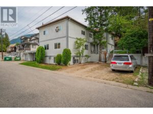 643 11TH Avenue, Castlegar