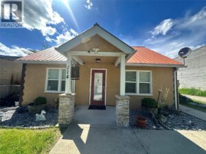 214 11th Avenue, Castlegar