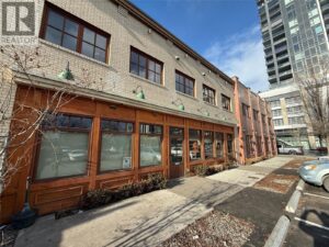 101/102 455 Lawrence Avenue, Kelowna