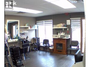 1 1890 Cooper Road, Kelowna