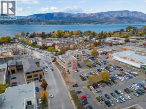 202 3275 Lakeshore Road, Kelowna