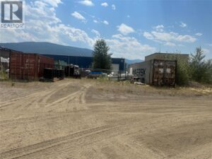 1811 SHUSWAP Avenue, Lumby