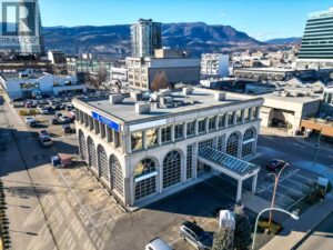 300 1674 Bertram Street, Kelowna